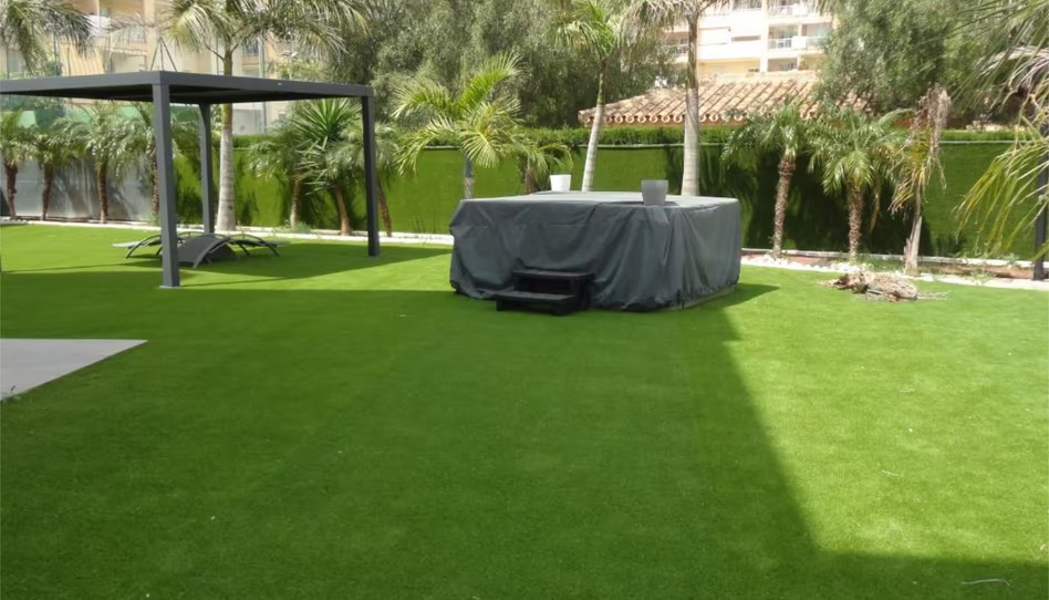 MAGNIFIK LÄGENHET TILL SALU I EN AV DE MEST LYXIGA URBANISERINGARNA I LOS ALAMOS (TORREMOLINOS)