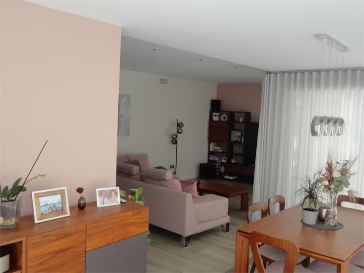 MAGNIFIK LÄGENHET TILL SALU I EN AV DE MEST LYXIGA URBANISERINGARNA I LOS ALAMOS (TORREMOLINOS)