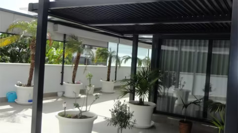 MAGNIFIK LÄGENHET TILL SALU I EN AV DE MEST LYXIGA URBANISERINGARNA I LOS ALAMOS (TORREMOLINOS)