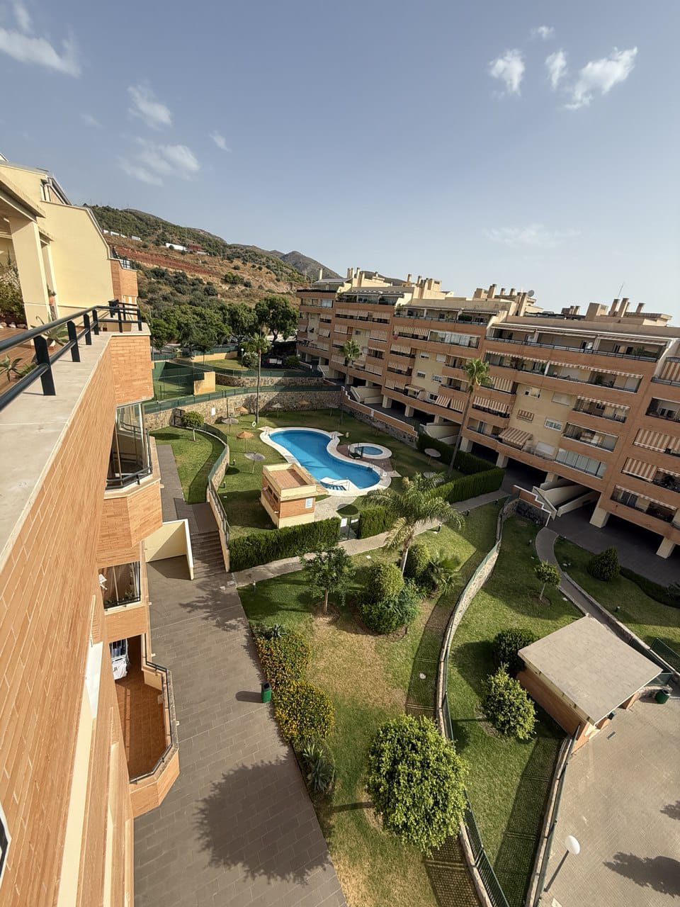 Magnifik duplex-penthouse till salu med fantastisk havs- och bergsutsikt i Torremolinos