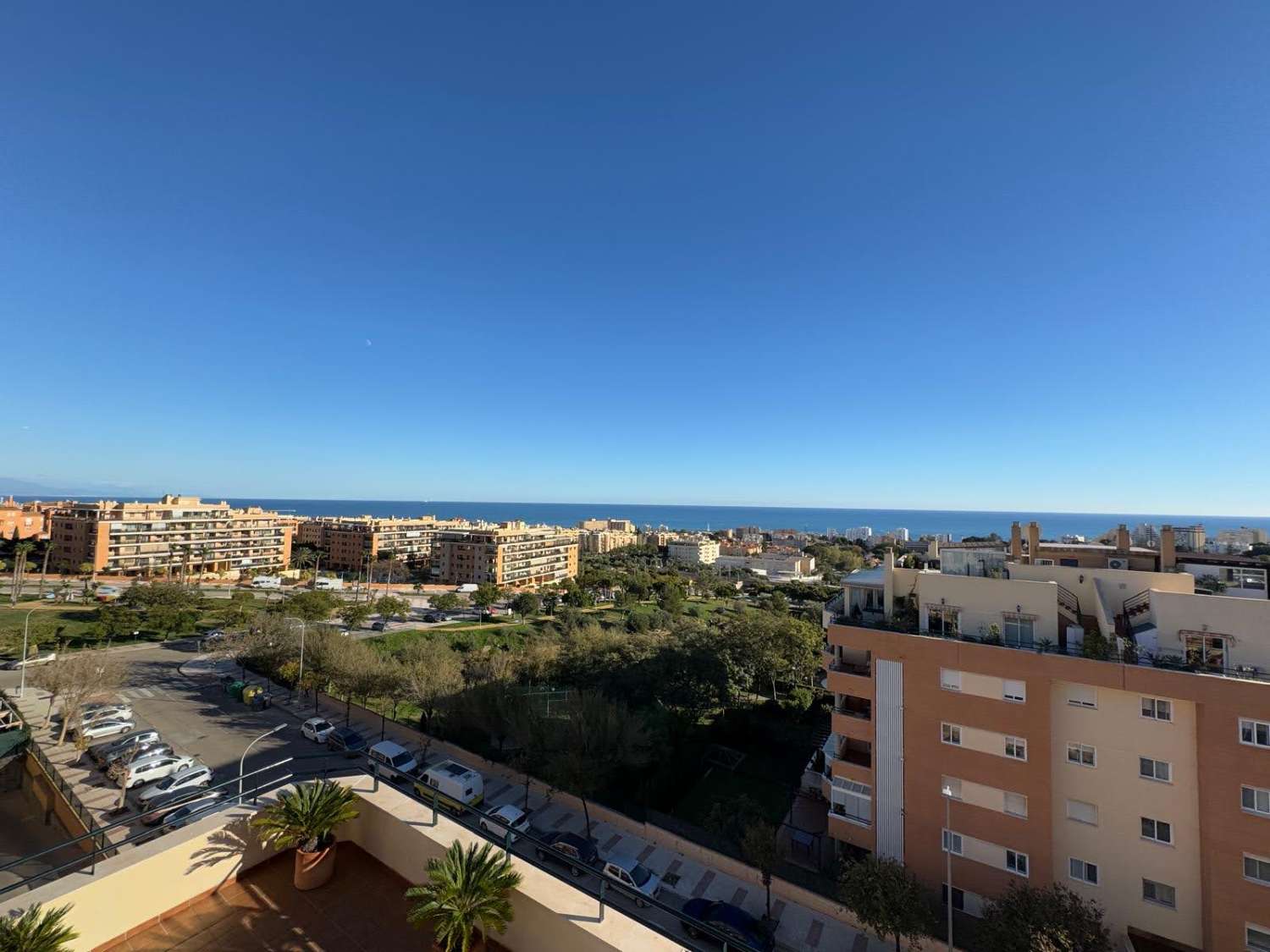 Magnifik duplex-penthouse till salu med fantastisk havs- och bergsutsikt i Torremolinos