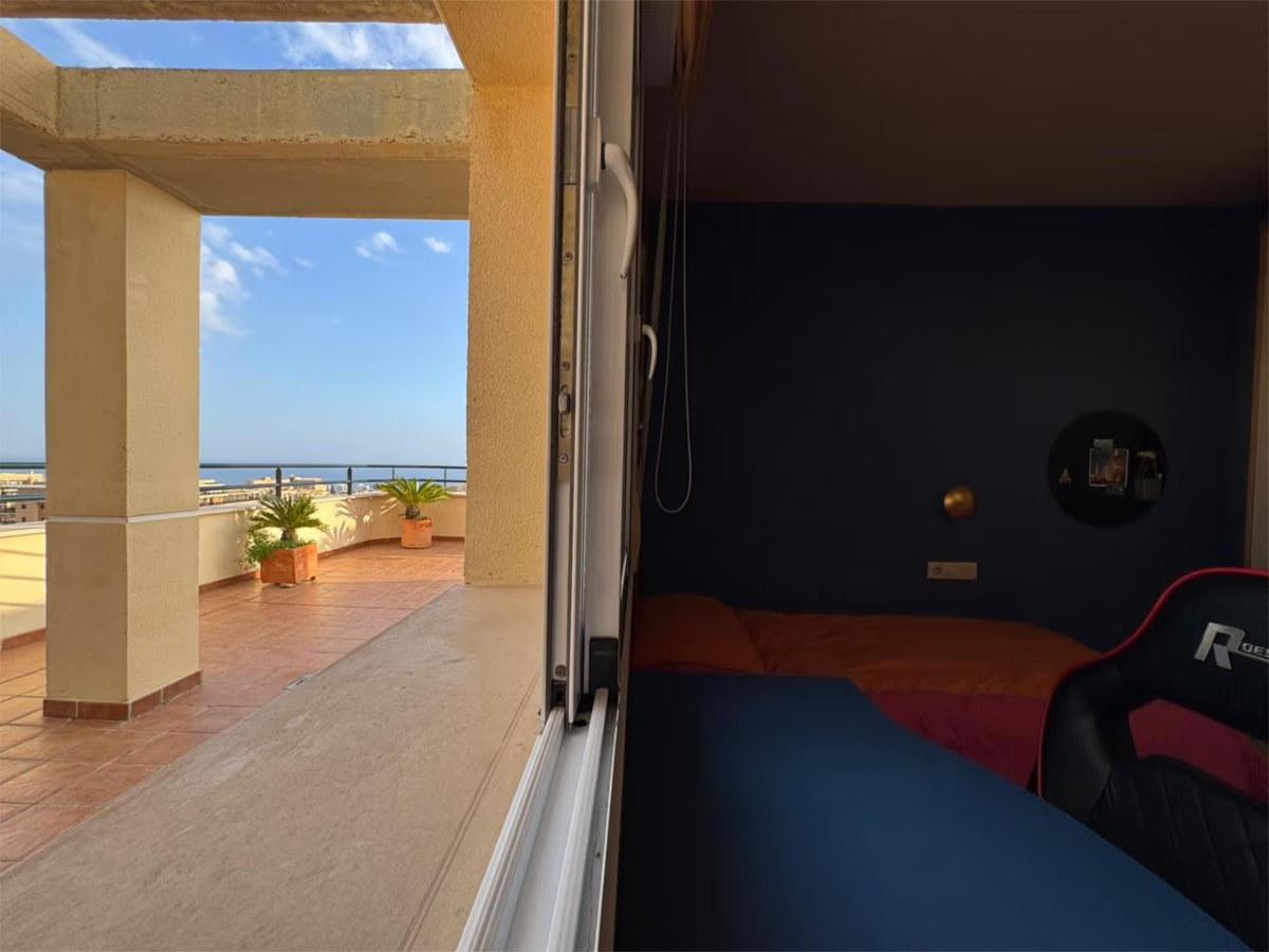 Magnifik duplex-penthouse till salu med fantastisk havs- och bergsutsikt i Torremolinos