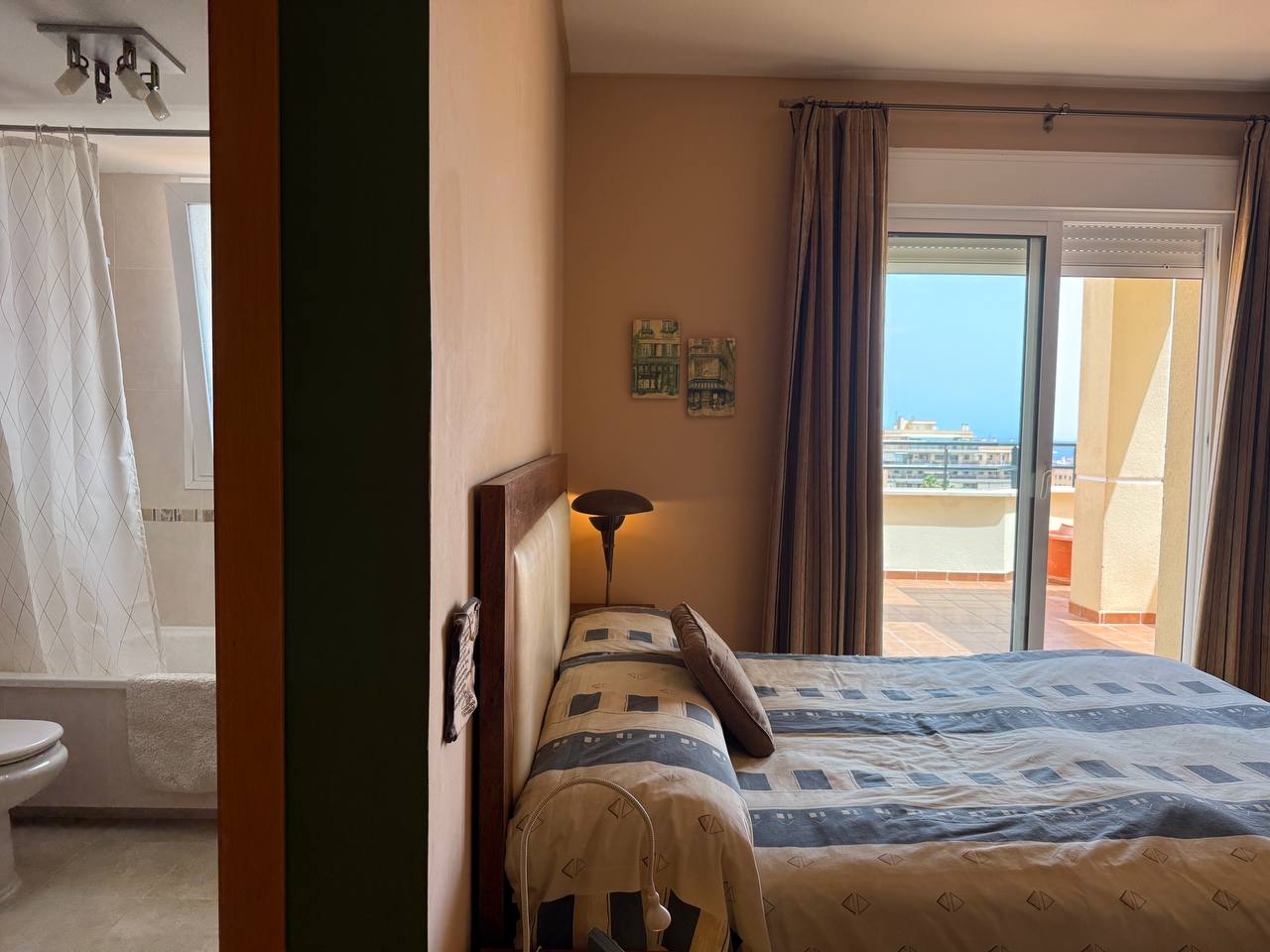 Magnifik duplex-penthouse till salu med fantastisk havs- och bergsutsikt i Torremolinos