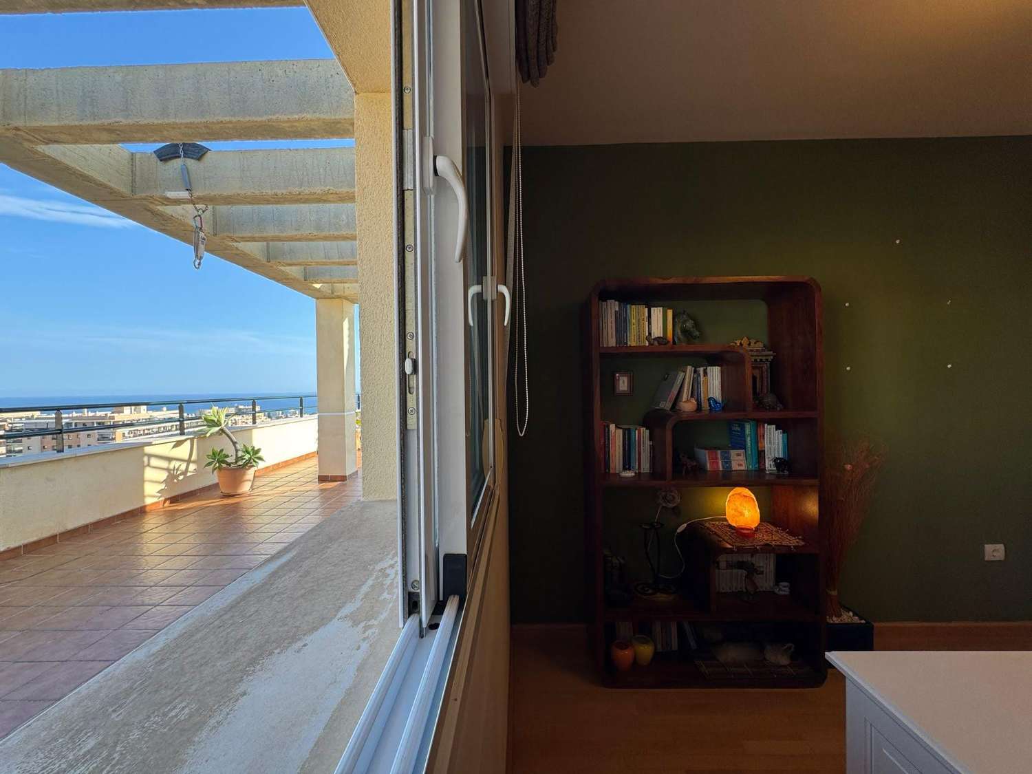 Magnifik duplex-penthouse till salu med fantastisk havs- och bergsutsikt i Torremolinos