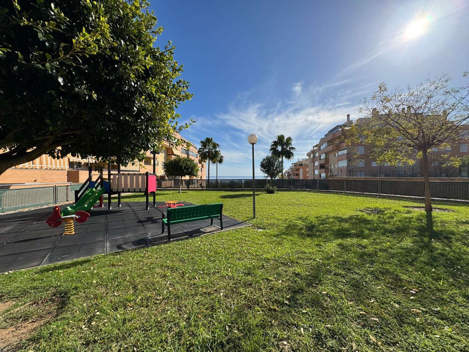 Magnifik duplex-penthouse till salu med fantastisk havs- och bergsutsikt i Torremolinos