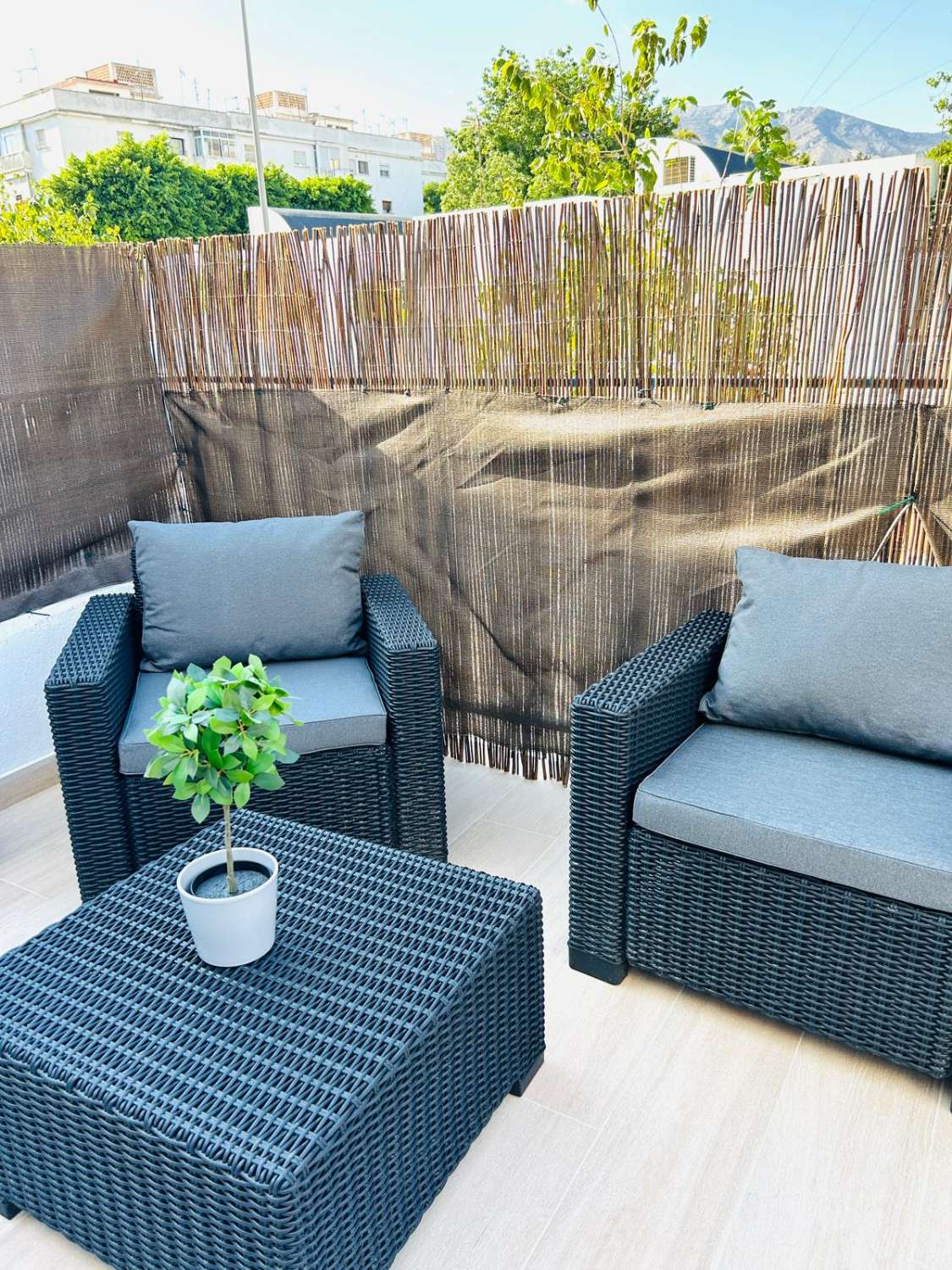 APPARTEMENT À LOUER JUSQU’AU 30/06/26 ET DU 01/09/2026 AU 30/06/2027 APPARTEMENT SYMPA À TORREMOLINOS CENTER