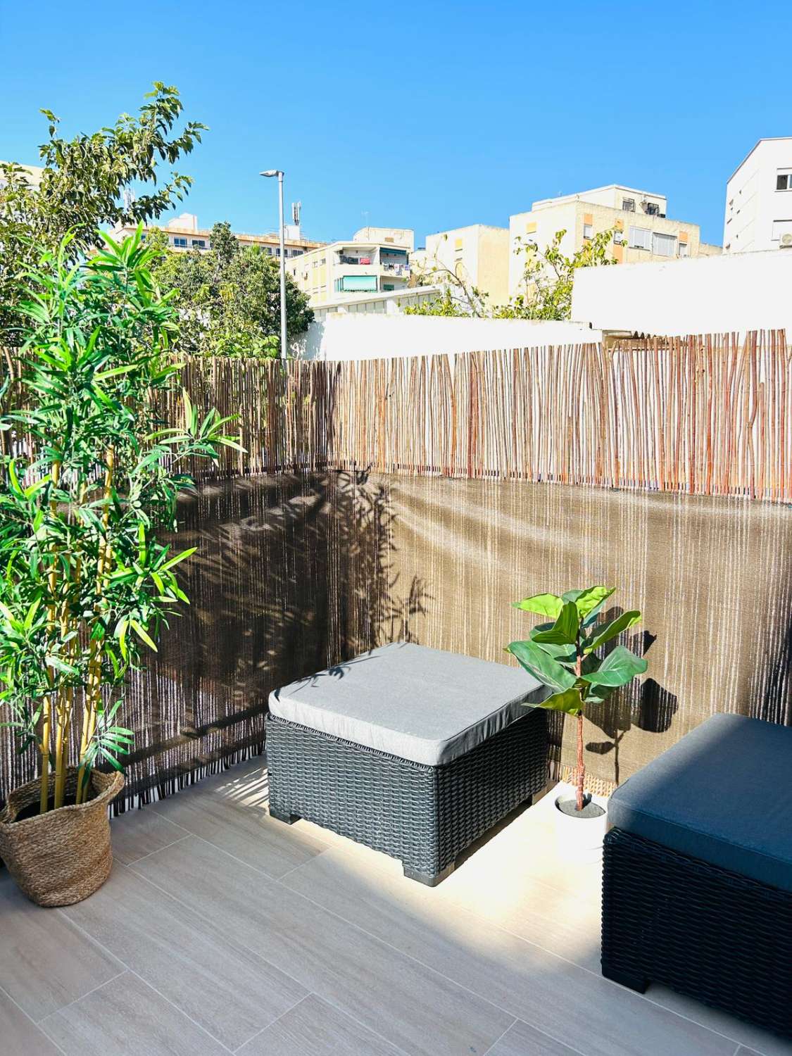 APPARTEMENT À LOUER JUSQU’AU 30/06/26 ET DU 01/09/2026 AU 30/06/2027 APPARTEMENT SYMPA À TORREMOLINOS CENTER