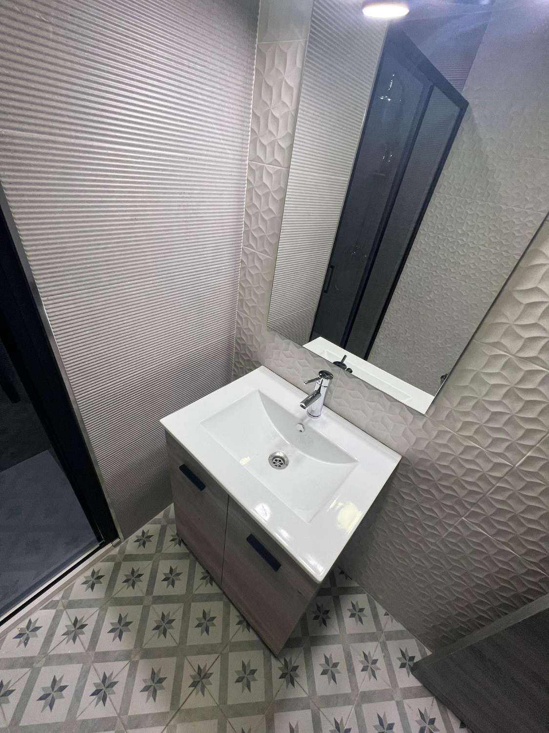 APPARTEMENT À LOUER JUSQU’AU 30/06/26 ET DU 01/09/2026 AU 30/06/2027 APPARTEMENT SYMPA À TORREMOLINOS CENTER