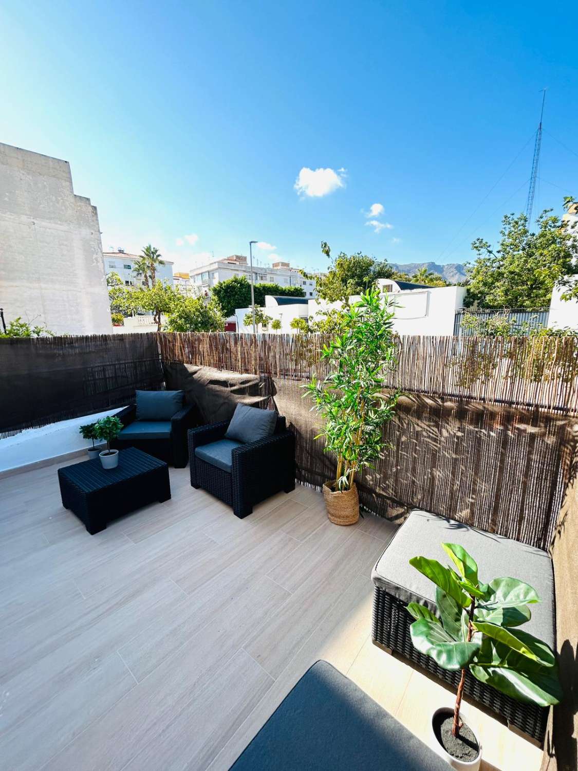 APPARTEMENT À LOUER JUSQU’AU 30/06/26 ET DU 01/09/2026 AU 30/06/2027 APPARTEMENT SYMPA À TORREMOLINOS CENTER