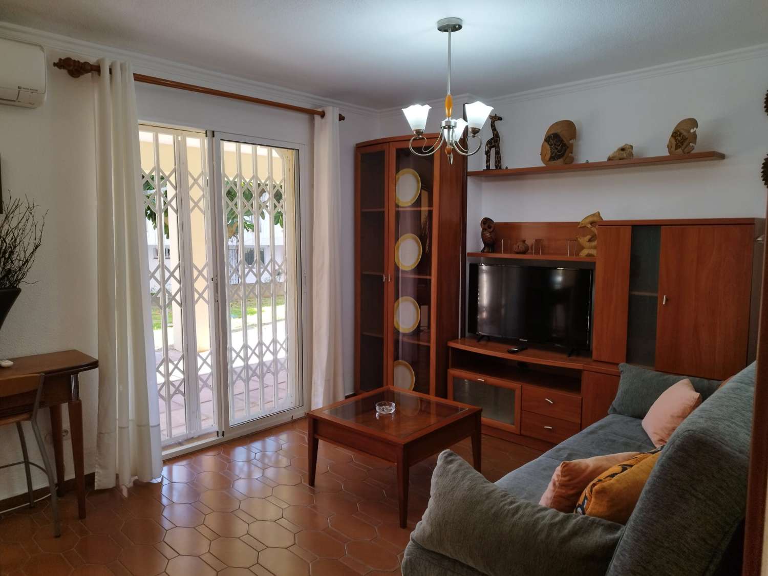 FOR RENT FROM 1.10,26-30.6.27 NICE APARTMENT IN LA CARIHUELA (TORREMOLINOS)