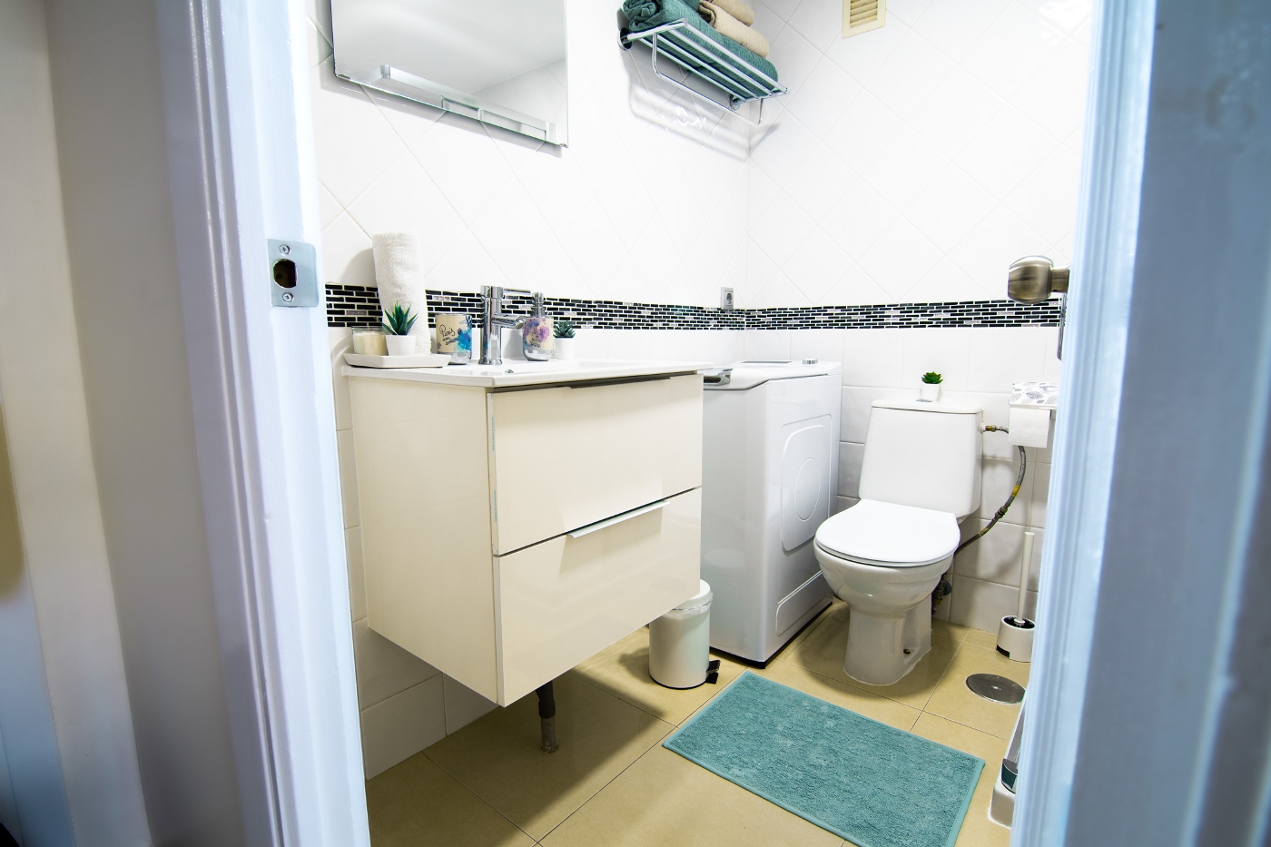 Se vende bonito estudio en Benalbech ( Benalmádena )