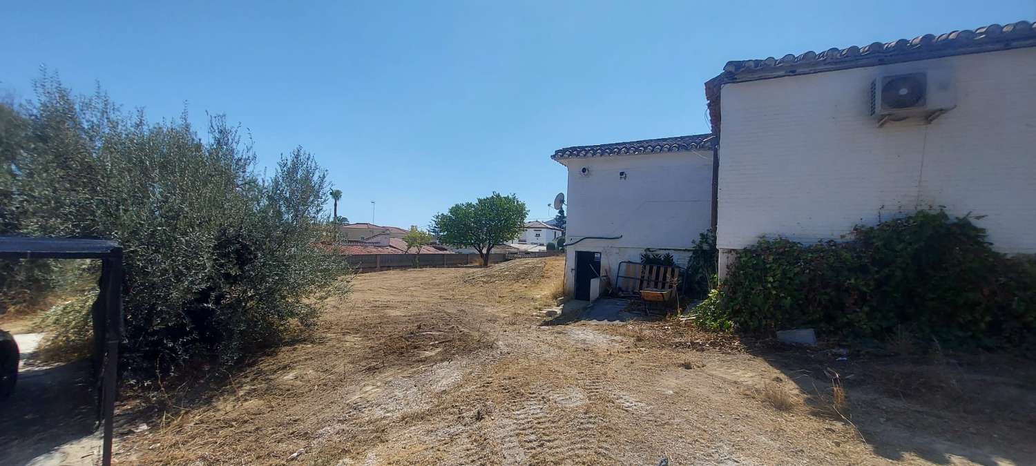 VILLA TILL SALU FÖR RENOVERING AV EL PINAR-OMRÅDET (TORREMOLINOS)