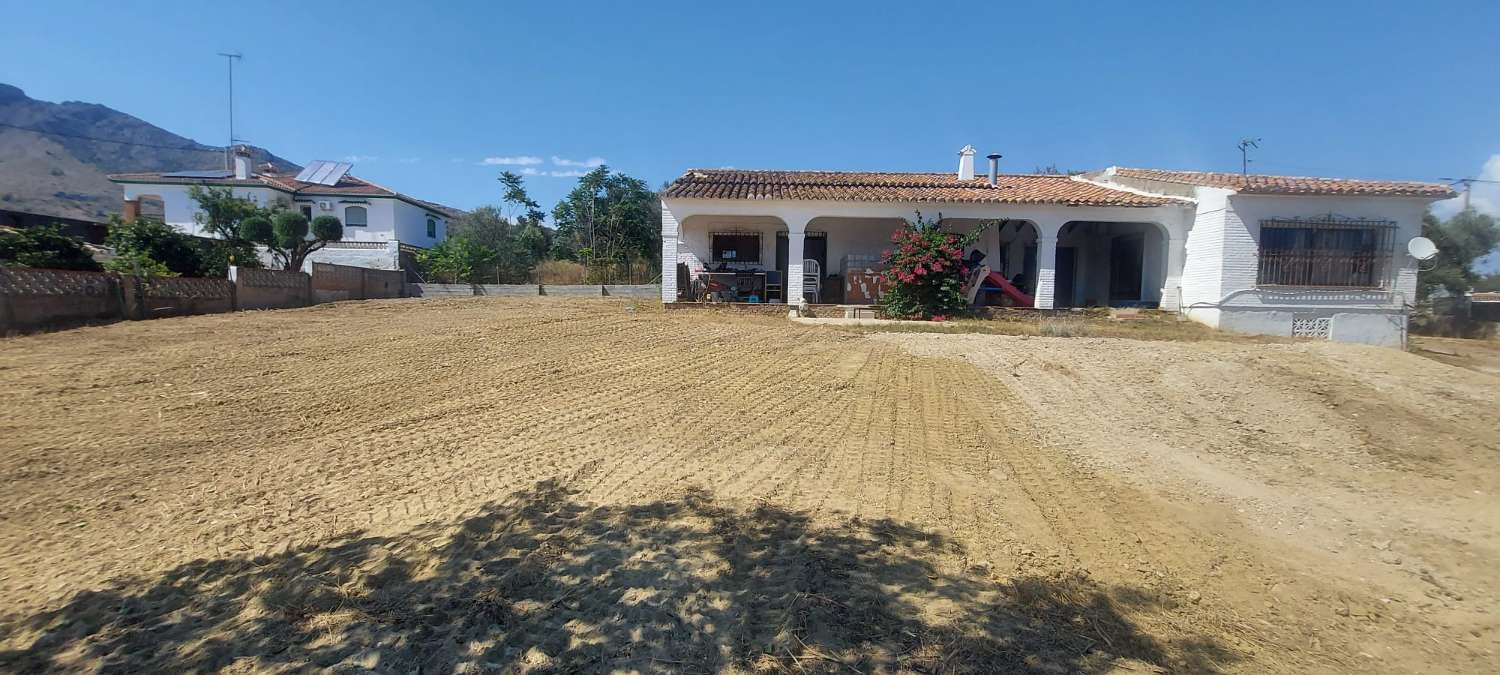 VILLA TILL SALU FÖR RENOVERING AV EL PINAR-OMRÅDET (TORREMOLINOS)