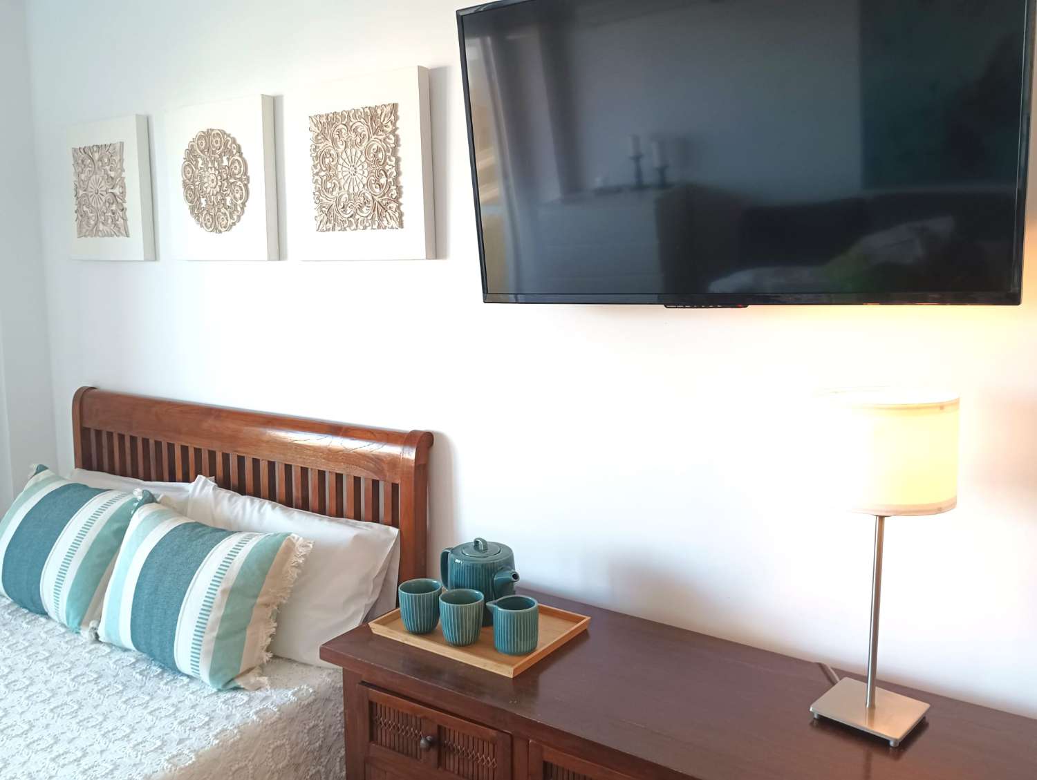 SE ALQUILA  DESDE 01/09/2026- 30/06/2027CON VISTAS AL MAR (TORREMOLINOS)