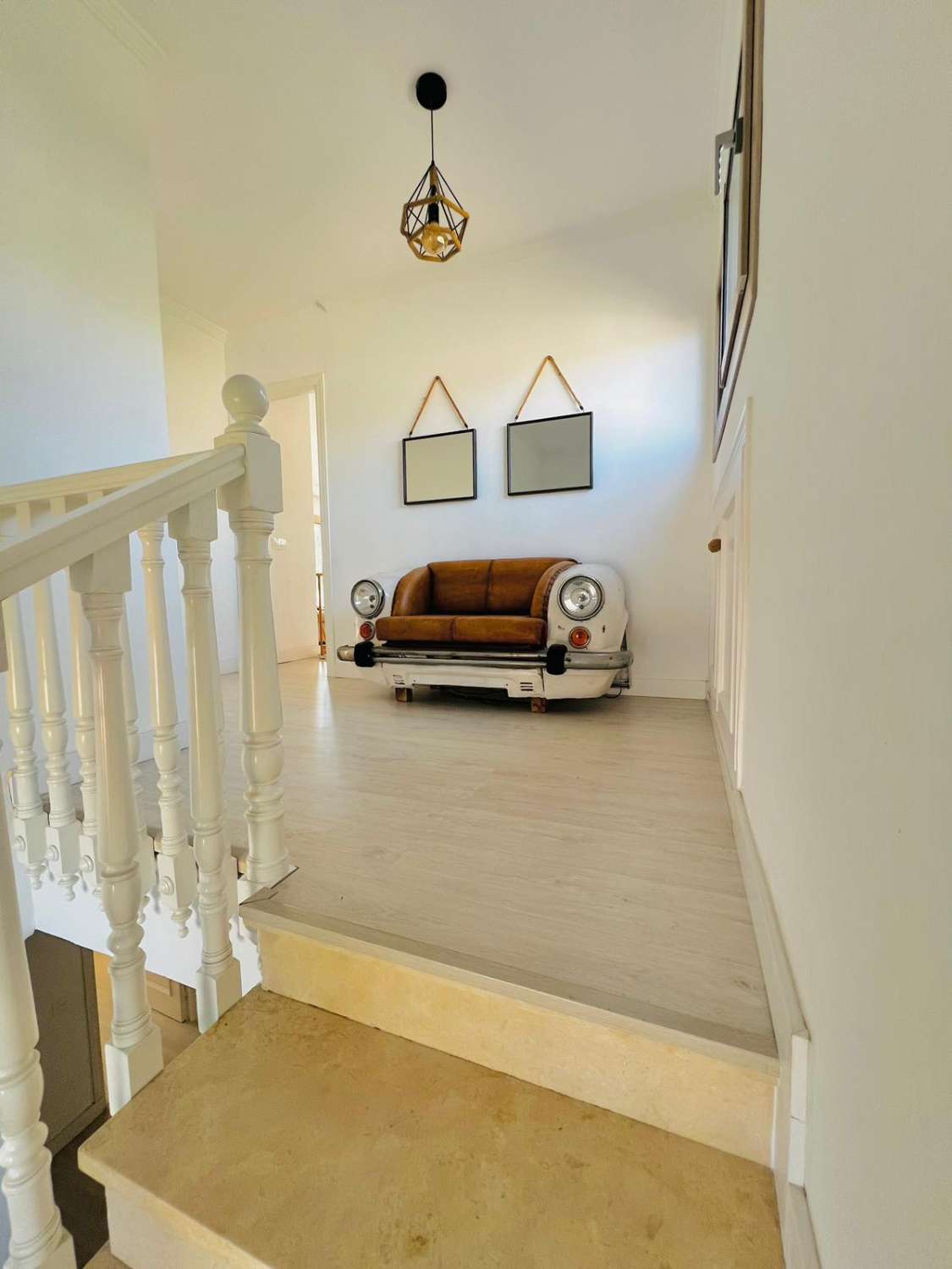 Se alquila desde 01/10/25 hasta 30/06/26 . magnífica villa en zona de Playamar ( Torremolinos )