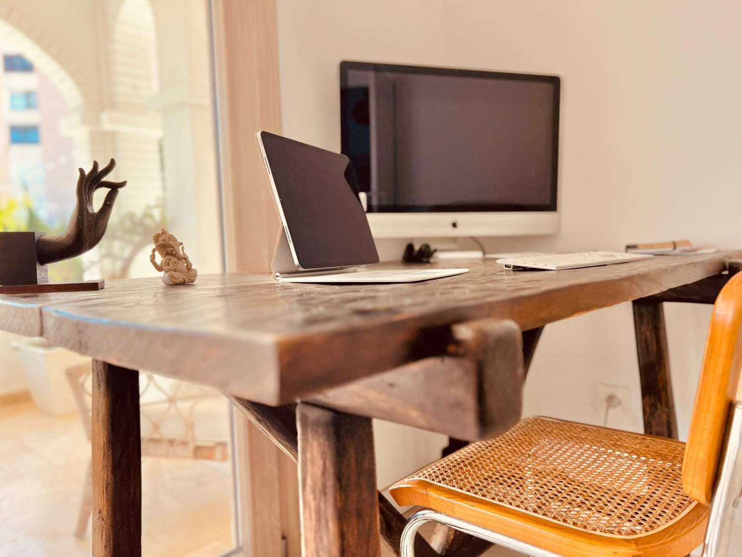 Se alquila desde 01/10/25 hasta 30/06/26 . magnífica villa en zona de Playamar ( Torremolinos )