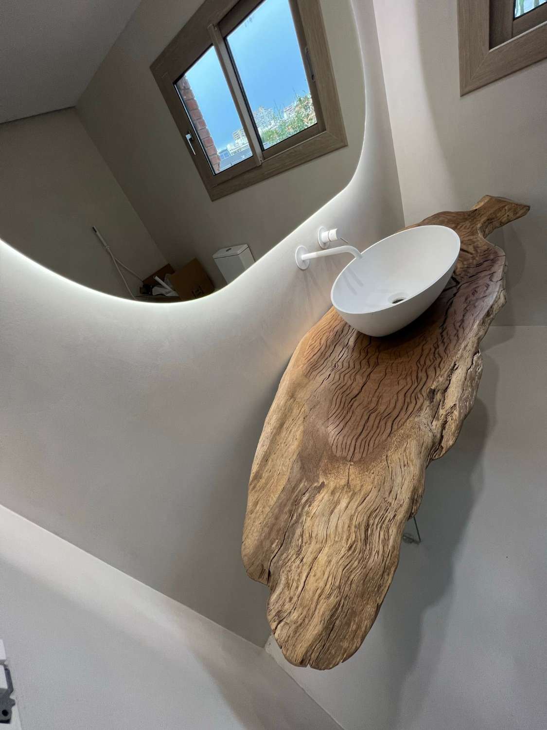 Se alquila desde 01/10/25 hasta 30/06/26 . magnífica villa en zona de Playamar ( Torremolinos )