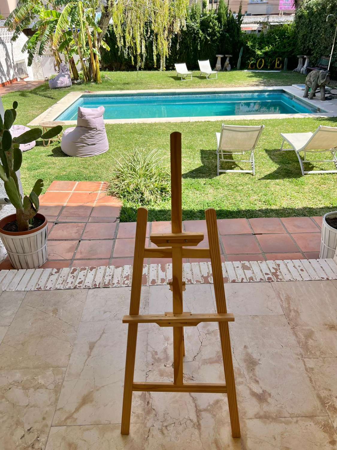 Se alquila desde 01/10/25 hasta 30/06/26 . magnífica villa en zona de Playamar ( Torremolinos )