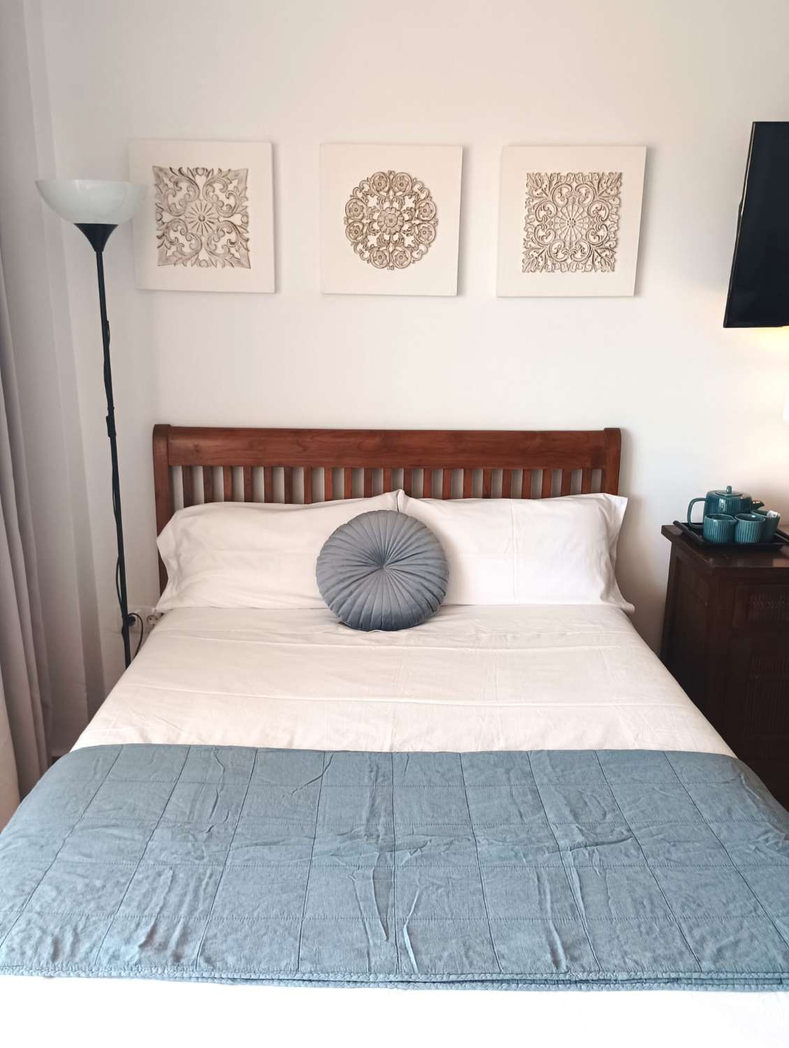 SE ALQUILA  DESDE 01/09/2026- 30/06/2027CON VISTAS AL MAR (TORREMOLINOS)