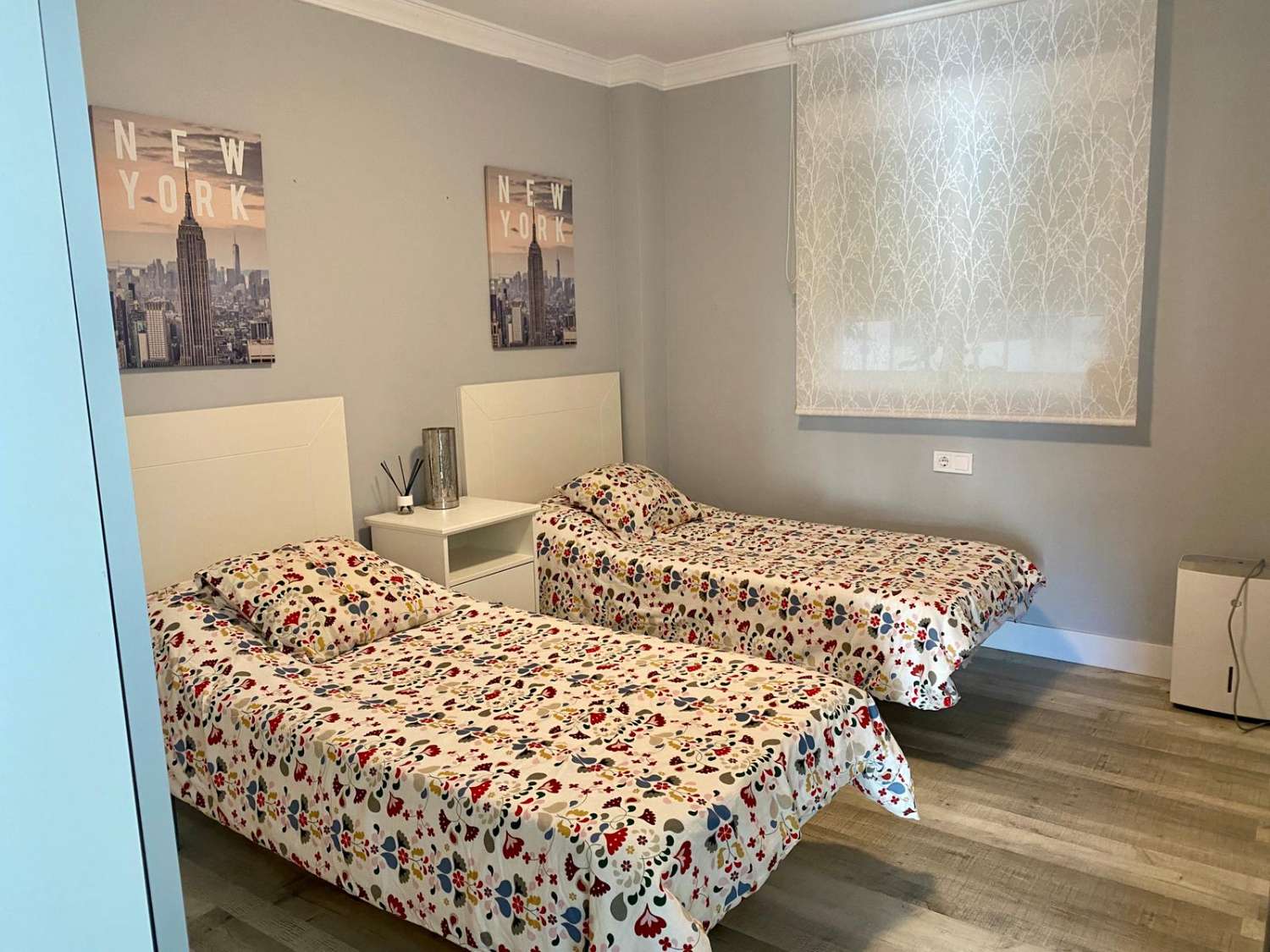 SE ALQUILA DESDE 1.10.26 - 31. 05.27 MAGNIFICO APARTAMENTO CON VISTAS AL MAR EN EL BAJONDILLO (TORREMOLINOS)