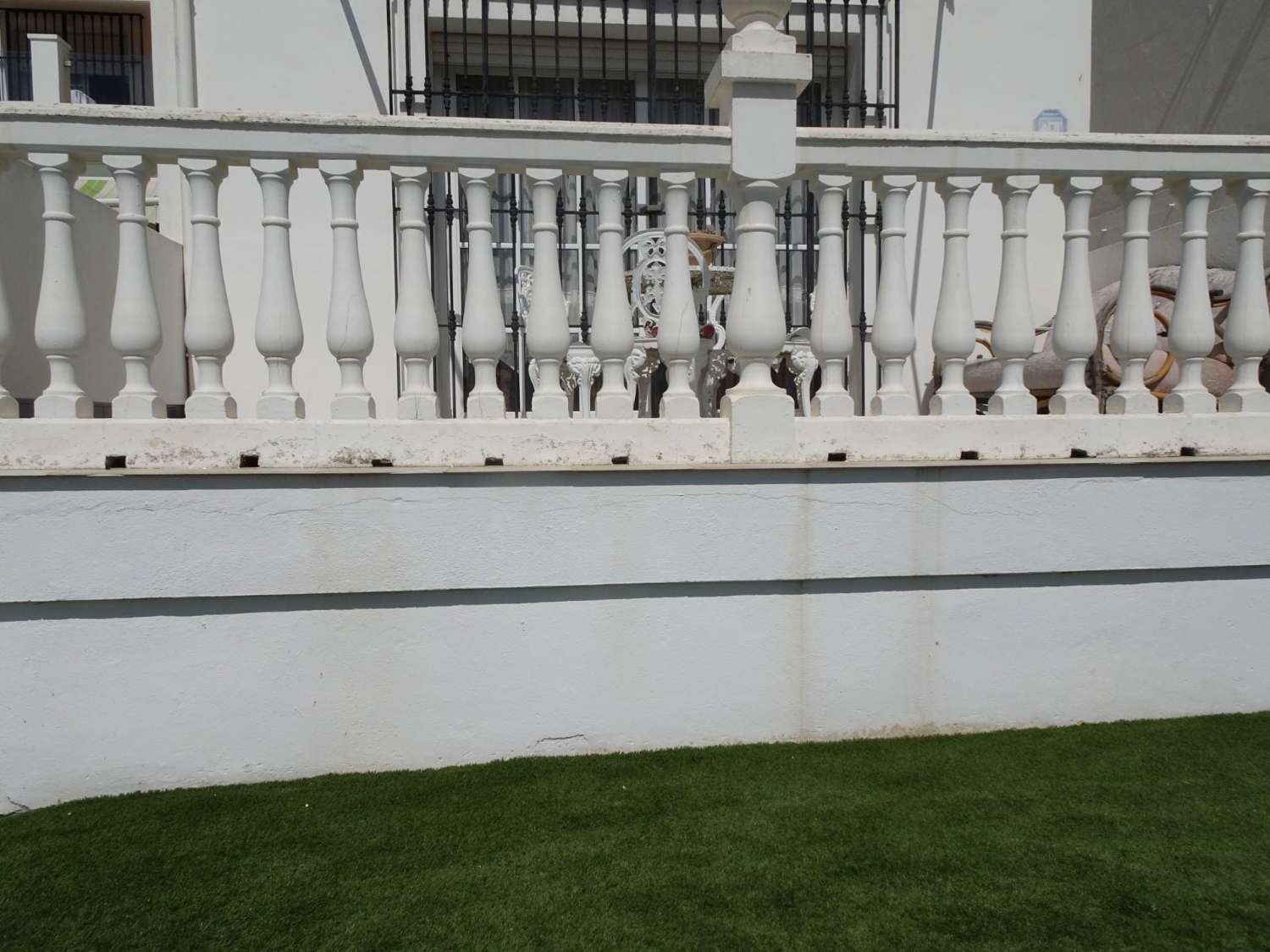 LÄGENHET TILL SALU I MONTEMAR-OMRÅDET MED POOL OCH HAVSUTSIKT