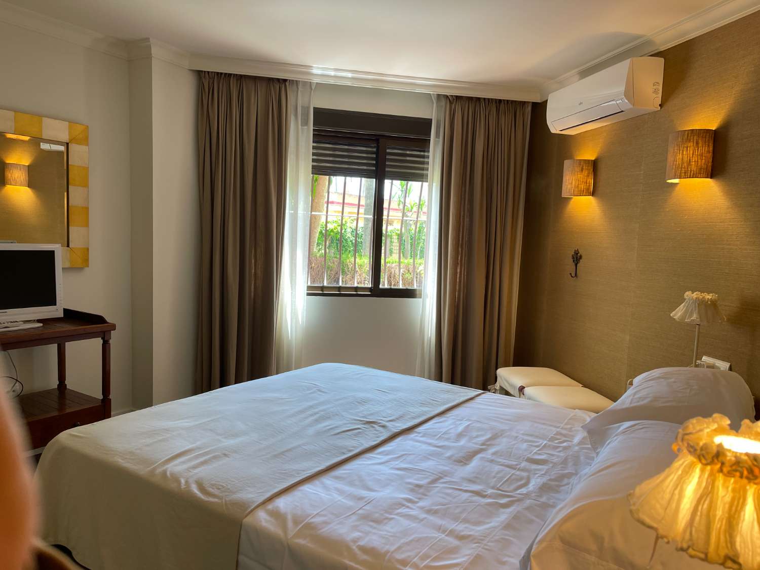 SE ALQUILA DESDE AHORA 30.6.26 Y DESDE 1.9.26-30.6.27  MAGNIFICO APARTAMENTO EN PLAYAMAR (TORREMOLINOS)