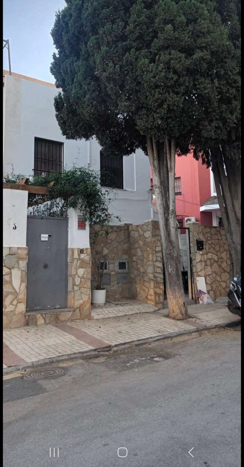 SE ALQUILA DESDE AHORA HASTA 30.6.26 Y desde 01/09/2026 hasta 30/06/2027 BONITO APARTAMENTO EN LOS ALAMOS (TORREMOLINOS