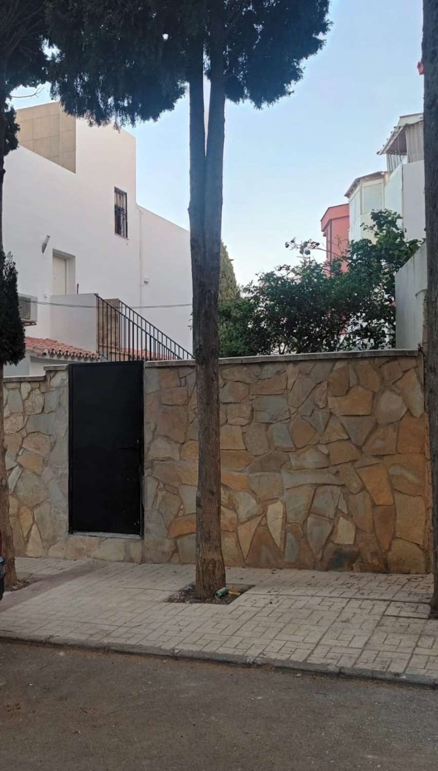 SE ALQUILA DESDE AHORA HASTA 30.6.26 Y desde 01/09/2026 hasta 30/06/2027 BONITO APARTAMENTO EN LOS ALAMOS (TORREMOLINOS