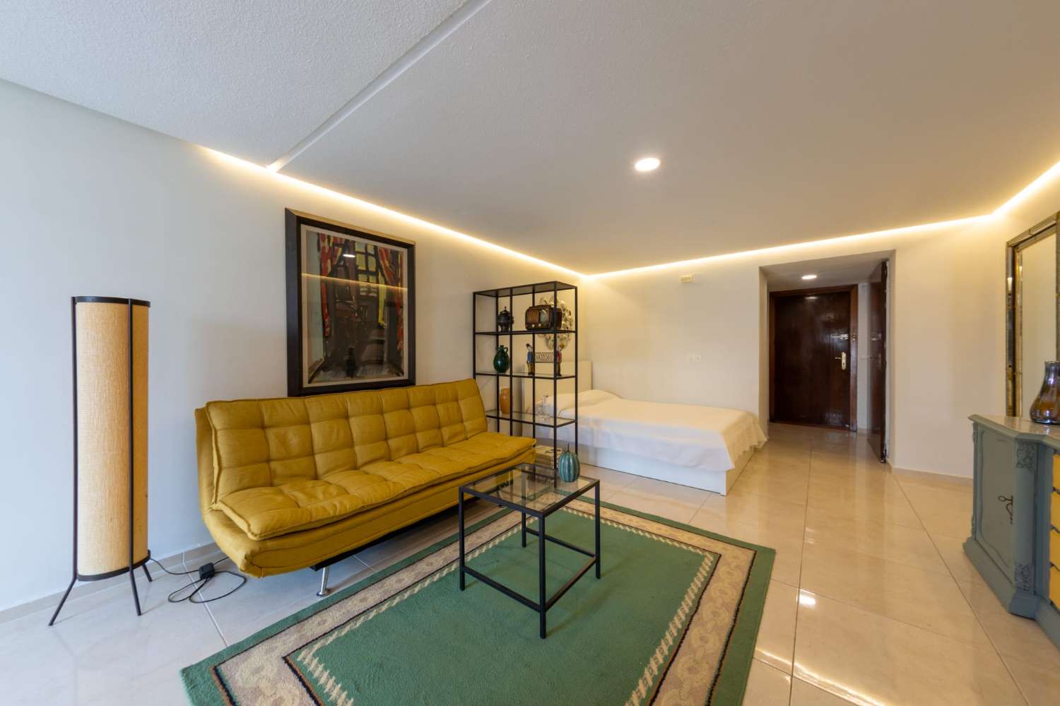 Se alquila desde ahora hasta 31/05/26 Y DESDE 01/09/2026 HASTA 30/06/2027 bonito estudio en Torremolinos