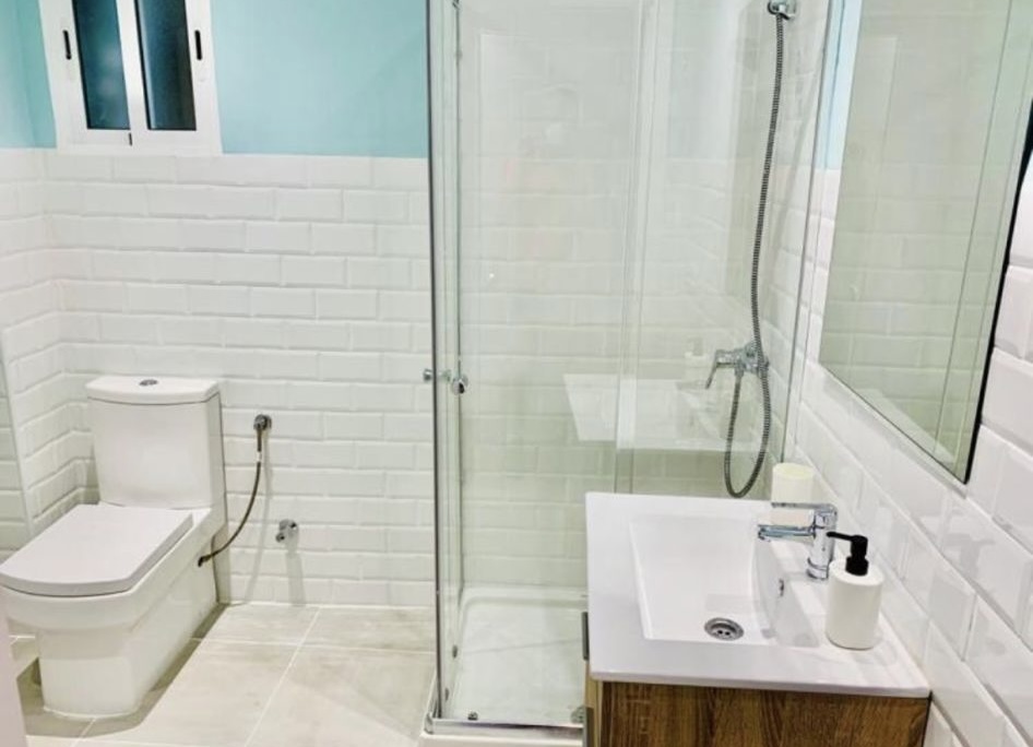 .SE ALQUILA DESDE AHORA HASTA 31.5.2026 Y desde 01/09/2026 hasta 30/06/2027 BONITO ESTUDIO EN TORREMOLINOS