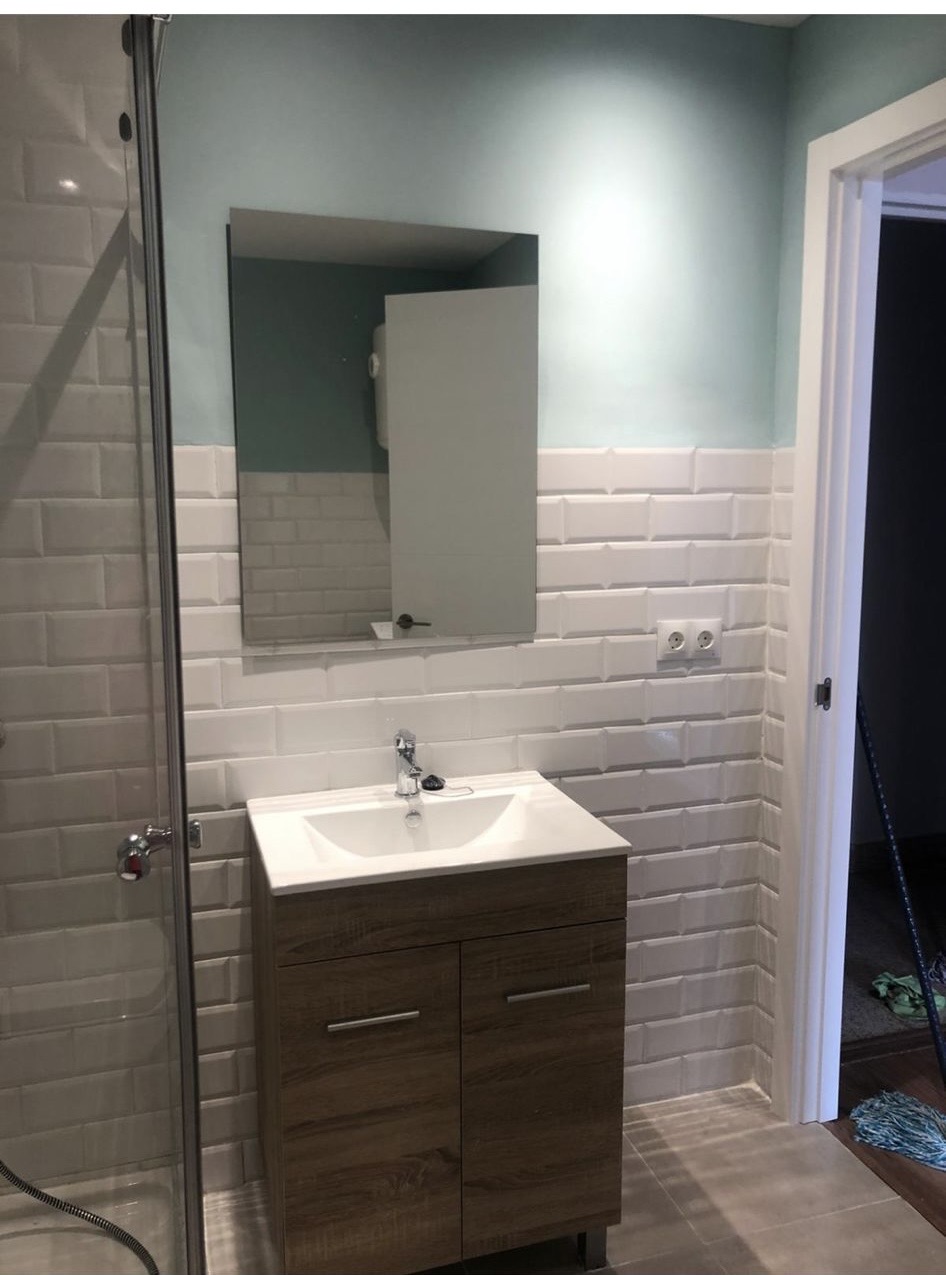 Se alquila bonito estudio desde ahora 01/09/2026 - 31/5/27 en el centro de Torremolinos