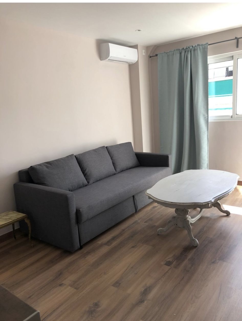 Se alquila bonito estudio desde ahora 01/09/2026 - 31/5/27 en el centro de Torremolinos