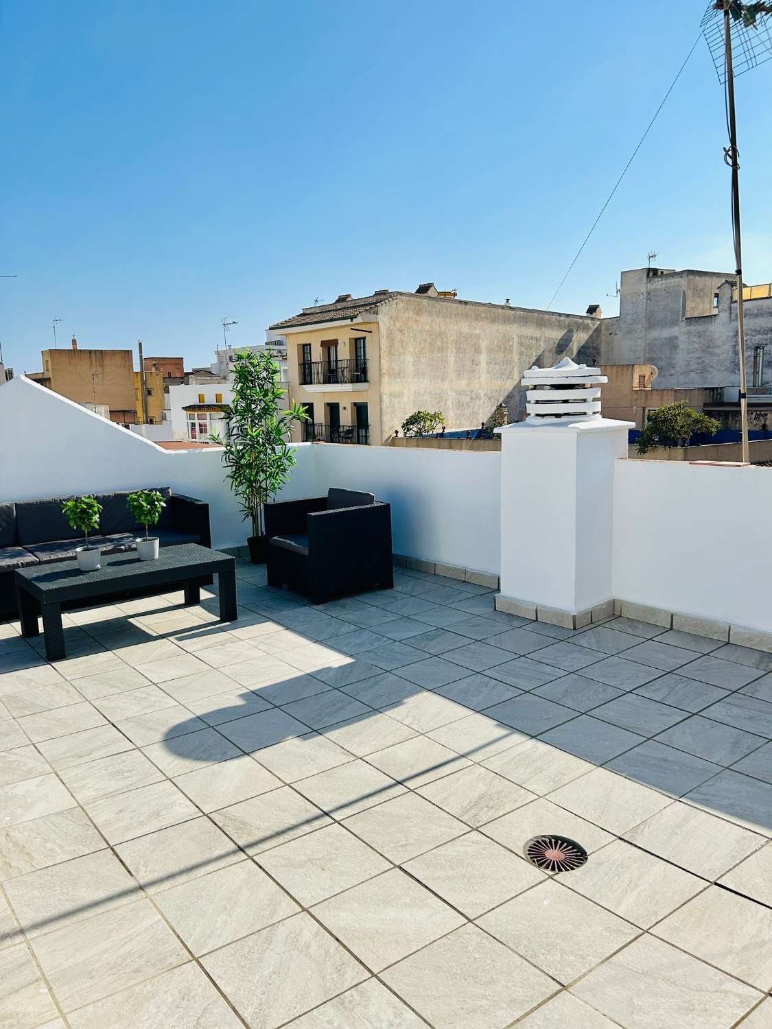 SE ALQUILA APARTAMENTO MEDIA TEMPORADA DESDE 01/9/2026- 30/06/27 BONITO APARTAMENTO EN TORREMOLINOS CENTRO