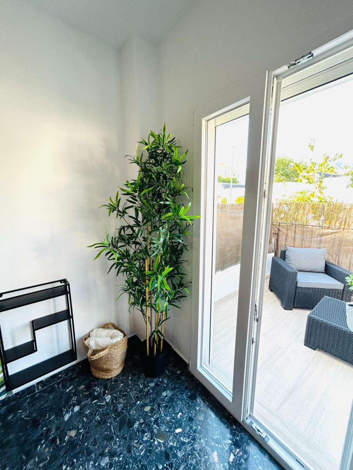 SE ALQUILA APARTAMENTO MEDIA TEMPORADA DESDE 01/9/2026- 30/06/27 BONITO APARTAMENTO EN TORREMOLINOS CENTRO