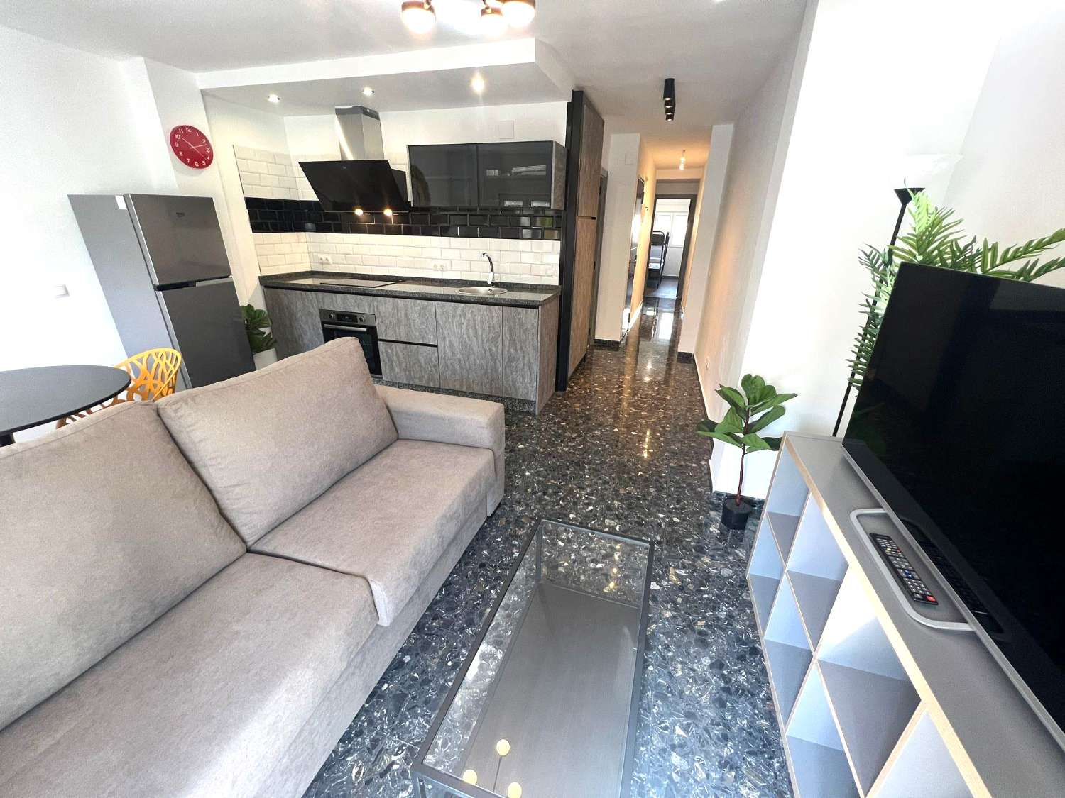 SE ALQUILA APARTAMENTO MEDIA TEMPORADA DESDE 01/9/2026- 30/06/27 BONITO APARTAMENTO EN TORREMOLINOS CENTRO