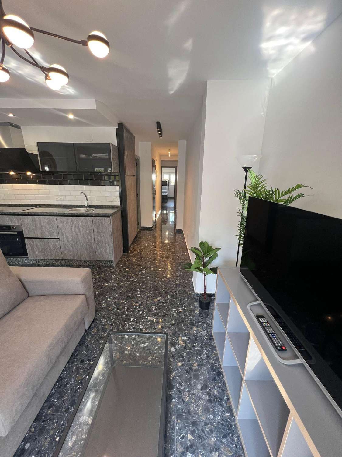 SE ALQUILA APARTAMENTO MEDIA TEMPORADA DESDE 01/9/2026- 30/06/27 BONITO APARTAMENTO EN TORREMOLINOS CENTRO