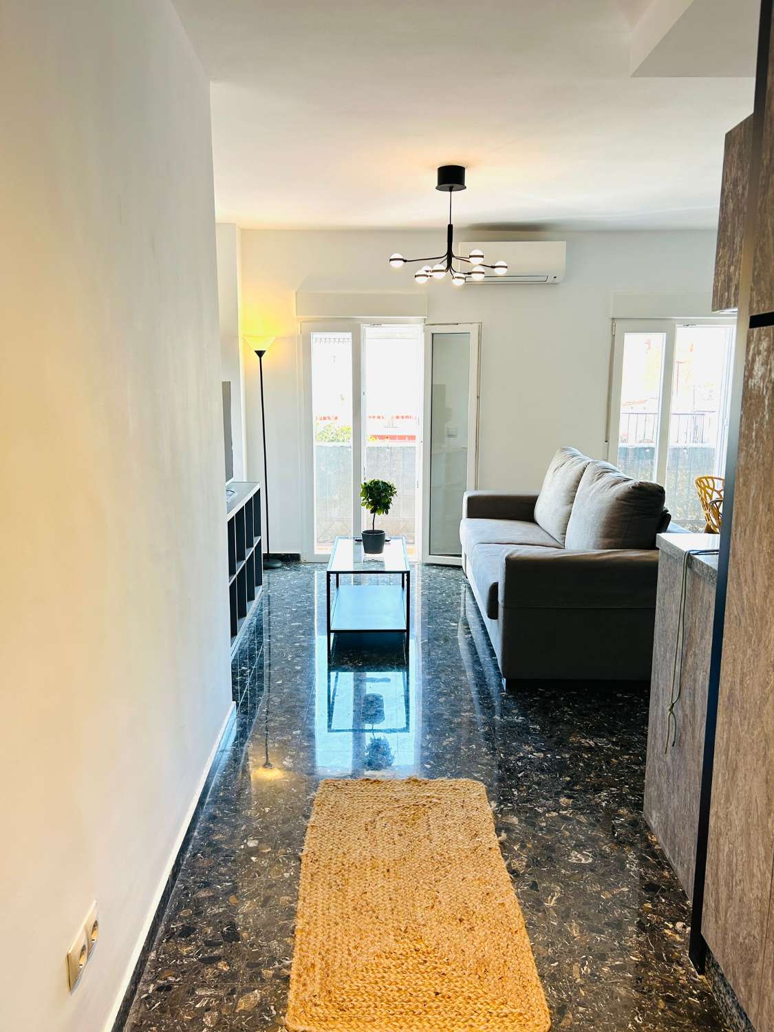 SE ALQUILA APARTAMENTO MEDIA TEMPORADA DESDE 01/9/2026- 30/06/27 BONITO APARTAMENTO EN TORREMOLINOS CENTRO