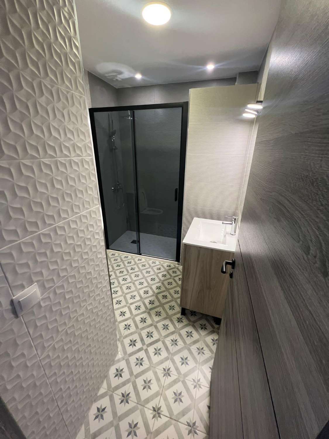 SE ALQUILA APARTAMENTO MEDIA TEMPORADA DESDE 01/9/2026- 30/06/27 BONITO APARTAMENTO EN TORREMOLINOS CENTRO