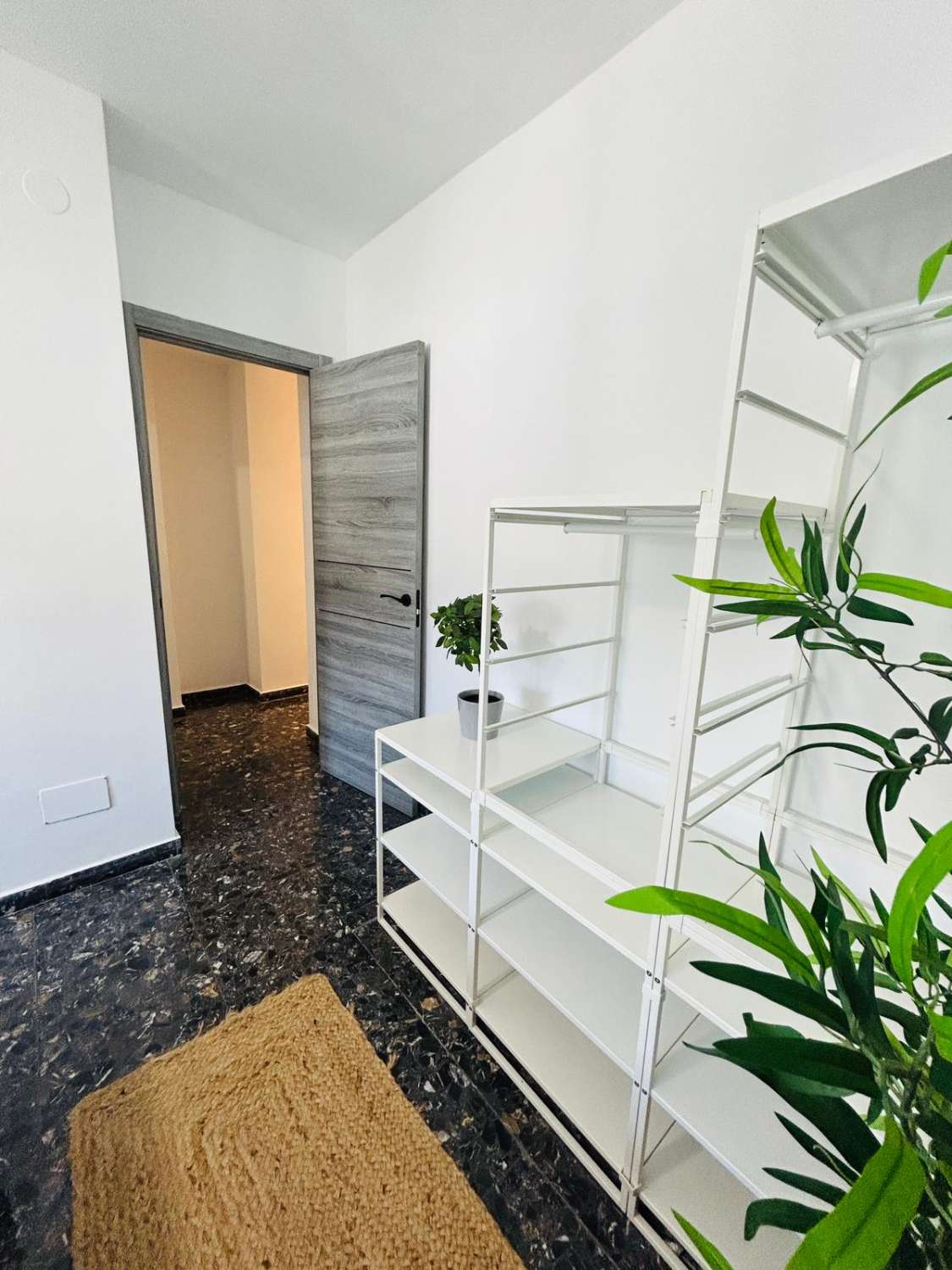 SE ALQUILA APARTAMENTO MEDIA TEMPORADA DESDE 01/9/2026- 30/06/27 BONITO APARTAMENTO EN TORREMOLINOS CENTRO