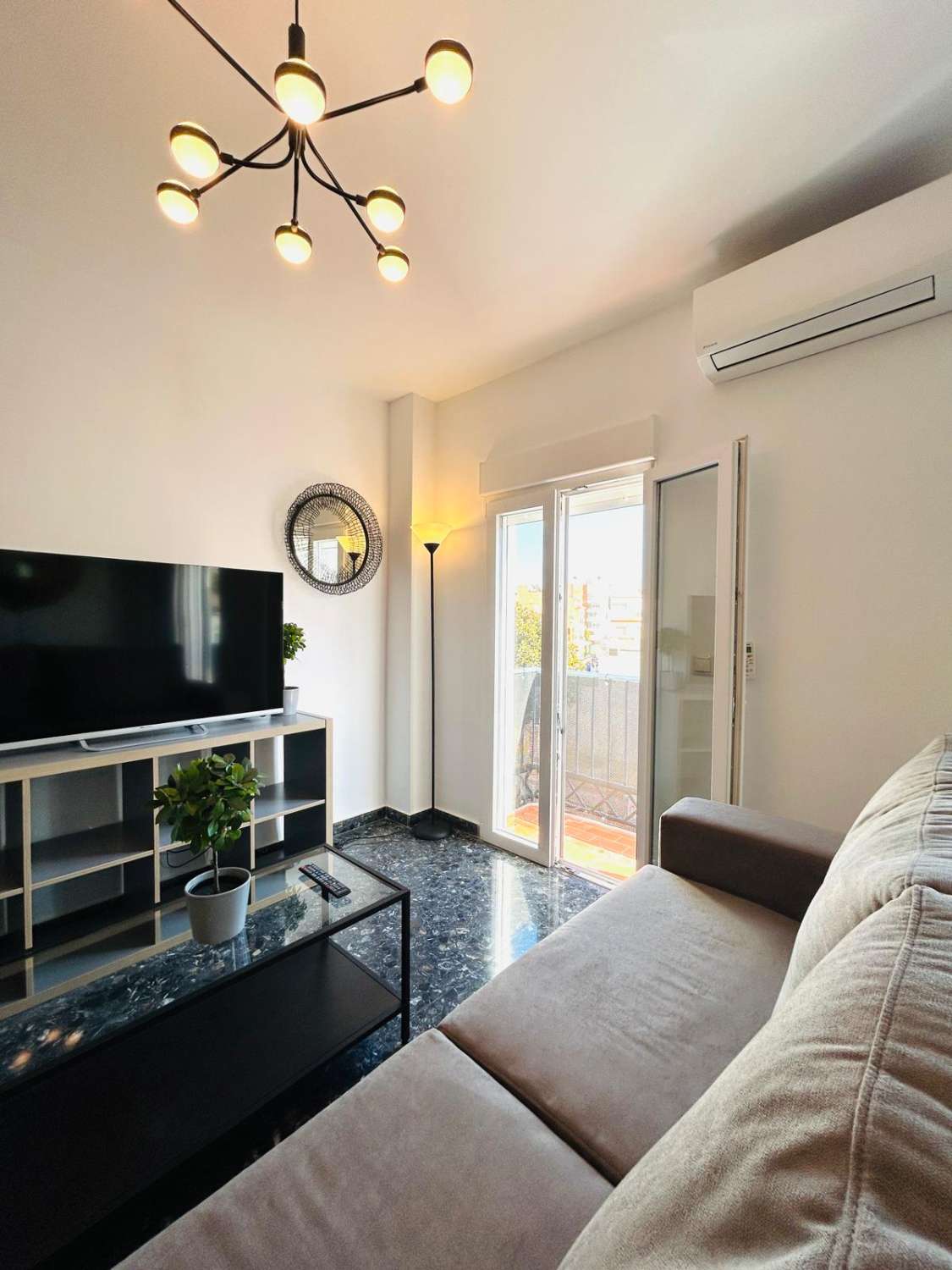 SE ALQUILA APARTAMENTO MEDIA TEMPORADA DESDE 01/9/2026- 30/06/27 BONITO APARTAMENTO EN TORREMOLINOS CENTRO