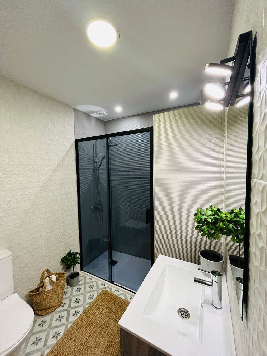 SE ALQUILA APARTAMENTO MEDIA TEMPORADA DESDE 01/9/2026- 30/06/27 BONITO APARTAMENTO EN TORREMOLINOS CENTRO