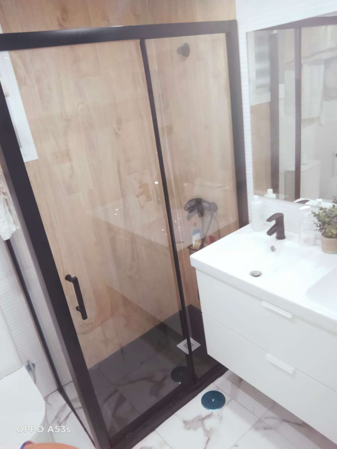 SE ALQUILA DESDE 15/03/2026 HASTA 30/06/2026 Y DESDE 12/10/2026 HASTA 30/06/2027 MAGNIFICO APARTAMENTO CON VISTAS AL MAR EN ZONA LA CARIHUELA (TORREMOLIN