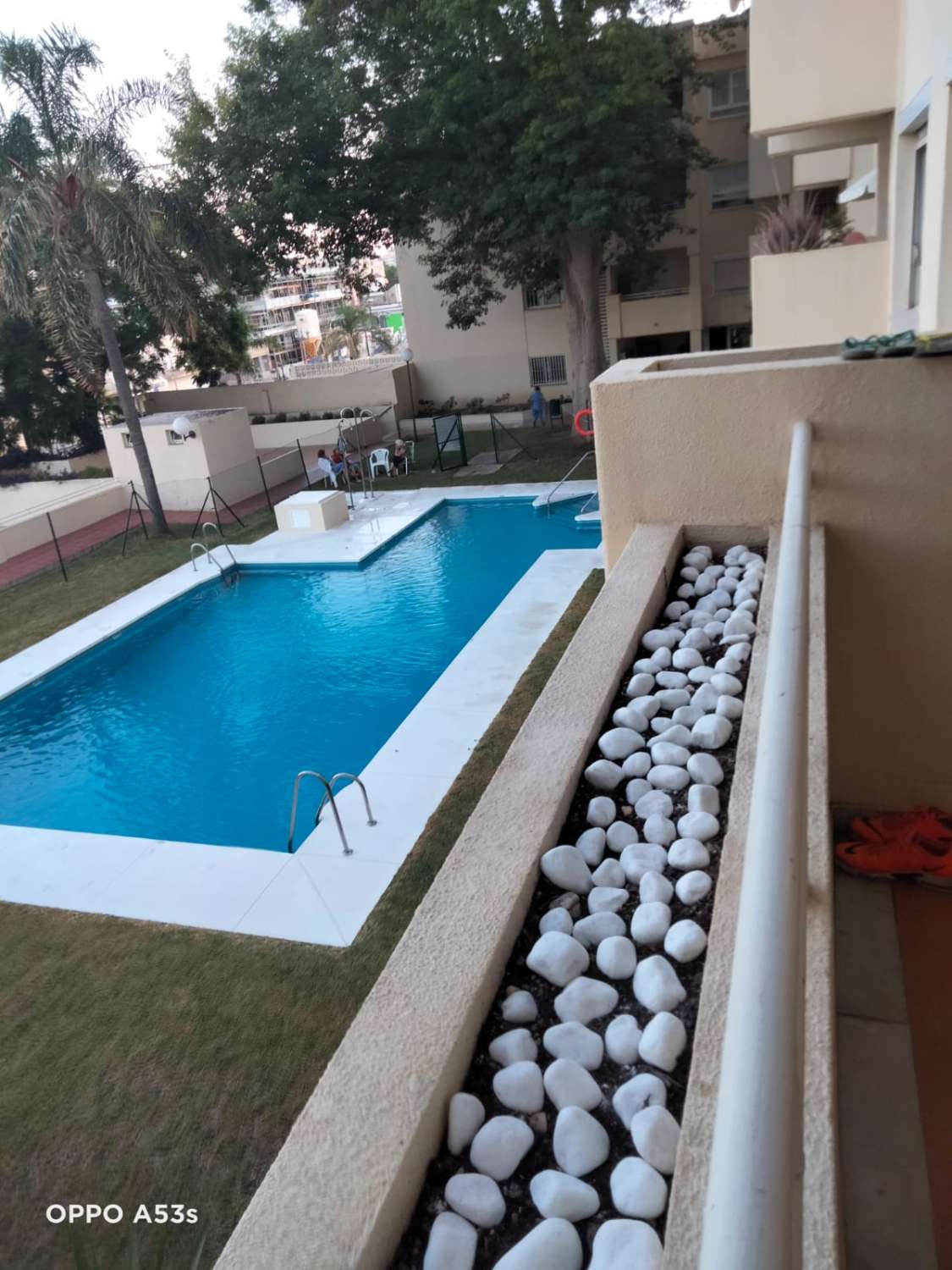 SE ALQUILA DESDE 15/03/2026 HASTA 30/06/2026 Y DESDE 12/10/2026 HASTA 30/06/2027 MAGNIFICO APARTAMENTO CON VISTAS AL MAR EN ZONA LA CARIHUELA (TORREMOLIN