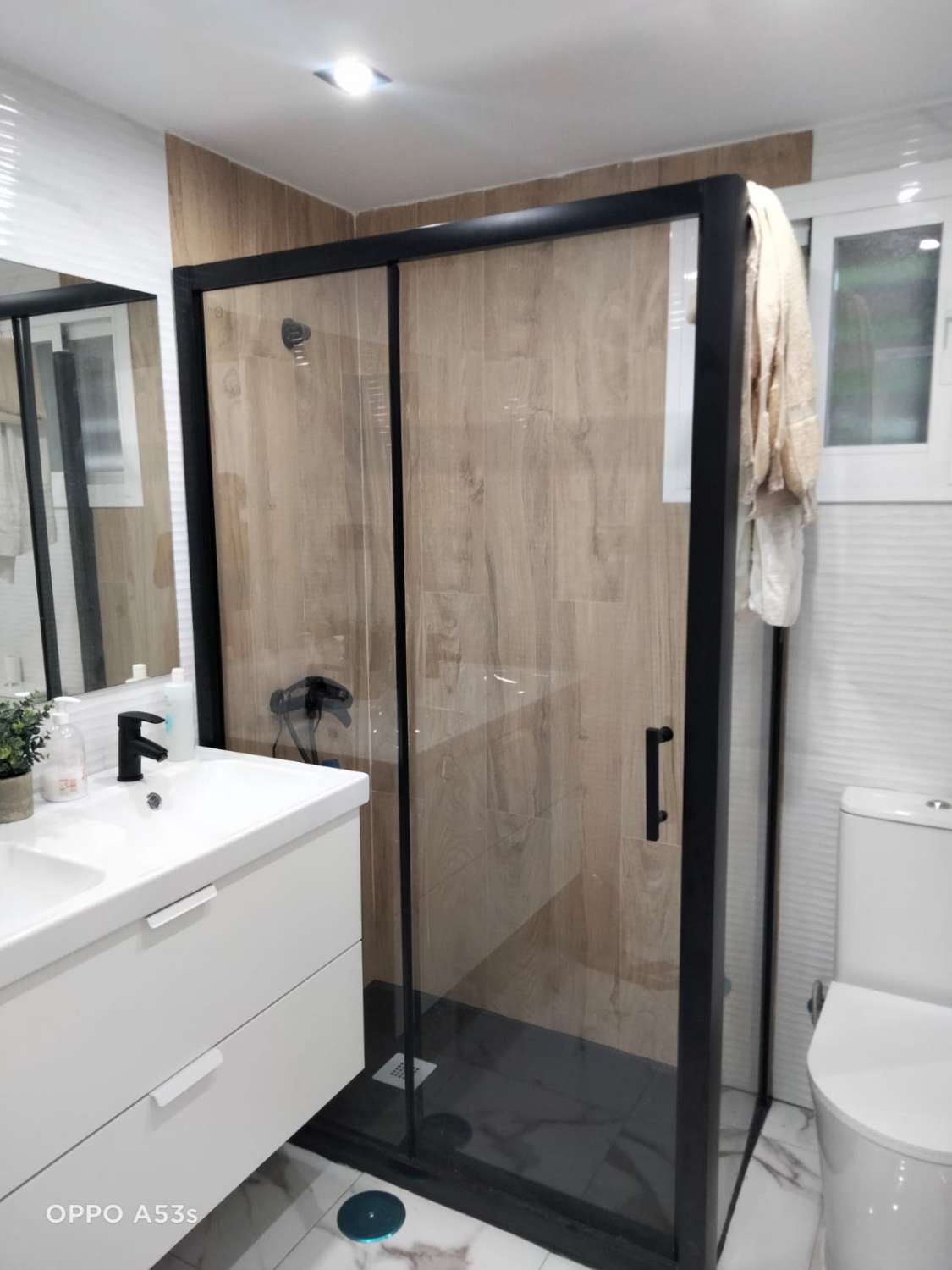 SE ALQUILA DESDE 15/03/2026 HASTA 30/06/2026 Y DESDE 12/10/2026 HASTA 30/06/2027 MAGNIFICO APARTAMENTO CON VISTAS AL MAR EN ZONA LA CARIHUELA (TORREMOLIN