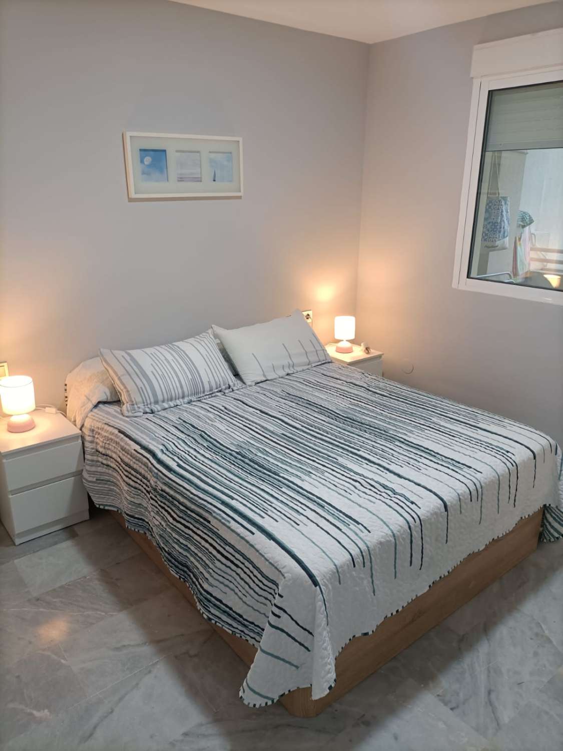 SE ALQUILA DESDE 15/03/2026 HASTA 30/06/2026 Y DESDE 12/10/2026 HASTA 30/06/2027 MAGNIFICO APARTAMENTO CON VISTAS AL MAR EN ZONA LA CARIHUELA (TORREMOLIN