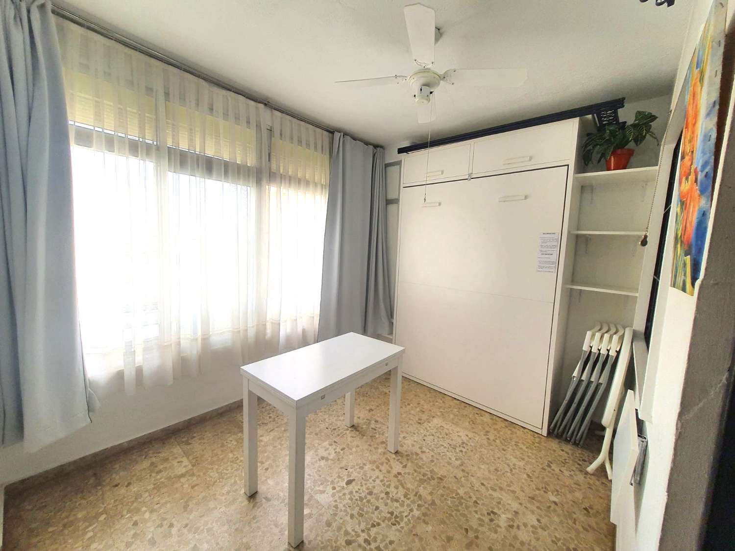 SE ALQUILA ESTUDIO DESDE 01/09/2026 HASTA 30/06/2027 EN ZONA CENTRO (TORREMOLINOS)