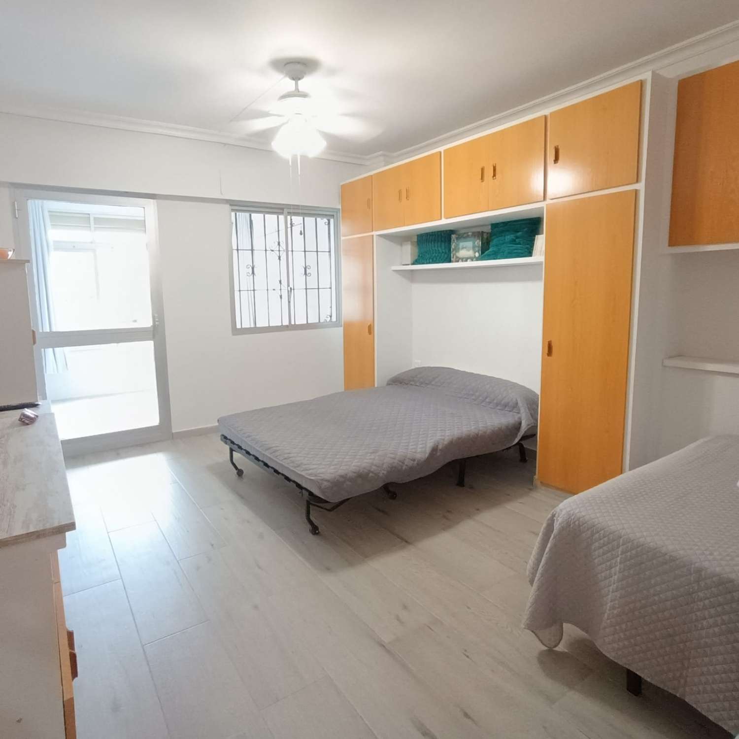 SE ALQUILA ESTUDIO DESDE 01/09/2026 HASTA 30/06/2027 EN ZONA CENTRO (TORREMOLINOS)