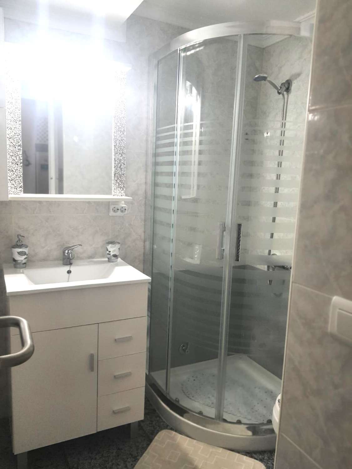 SE ALQUILA ESTUDIO DESDE 01/09/2026 HASTA 30/06/2027 EN ZONA CENTRO (TORREMOLINOS)