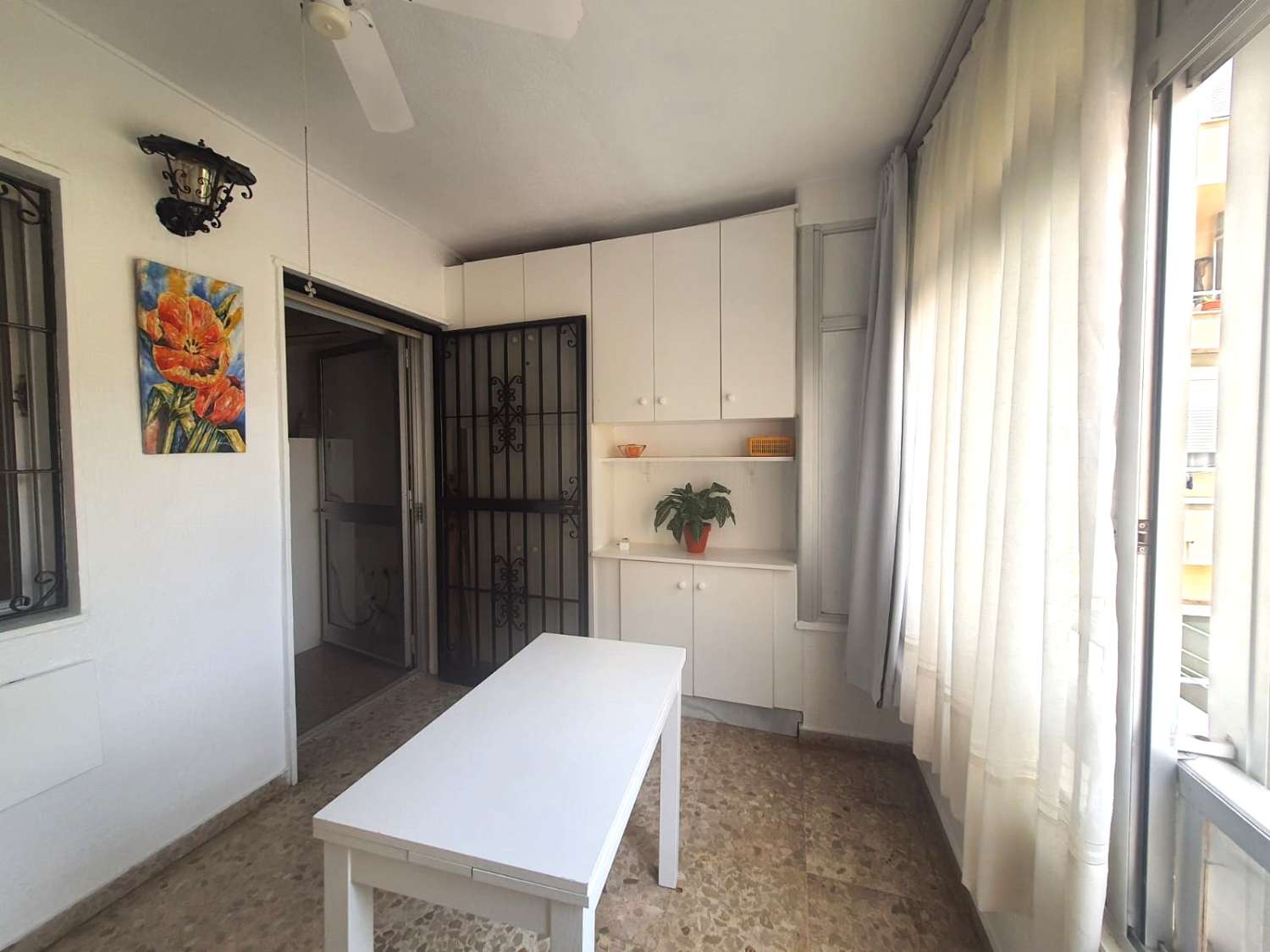 SE ALQUILA ESTUDIO DESDE 01/09/2026 HASTA 30/06/2027 EN ZONA CENTRO (TORREMOLINOS)