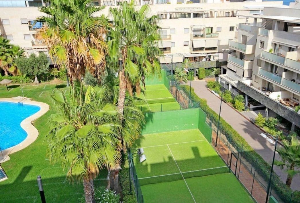 SE ALQUILA ESPECTACULAR APARTAMENTO desde 01/09/26- 31/05/27 EN EL PINILLO TORREMOLINOS.